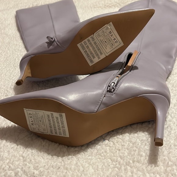NA-KD Pointy Shaft Lavender Boots (Fits Like A Size 6) - Picture 3 of 4